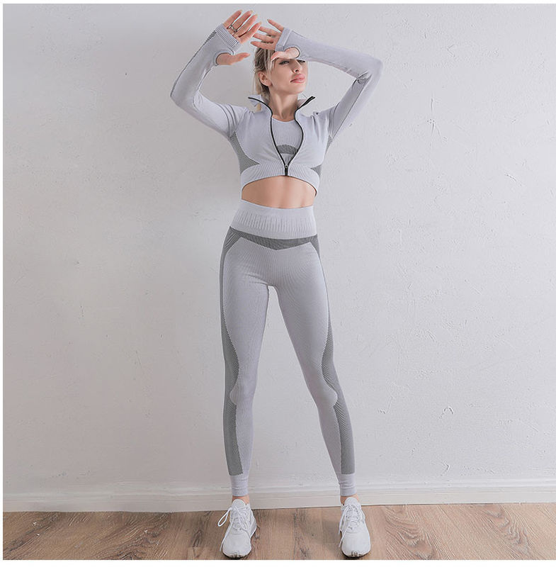 Celana Pendek Hip Bergaris Yoga Olahraga Bra Wanita 2/3 Pcs Setelan Gym Pakaian Lari